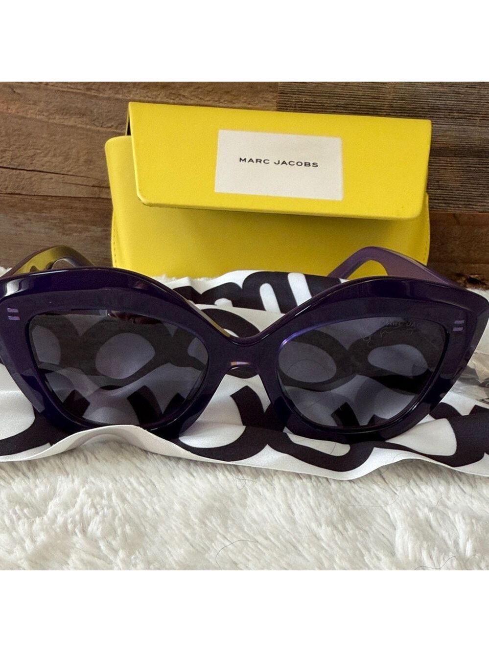 Marc Jacob’s The Sunglasses in Purple New With the Case - Picture 8 of 9